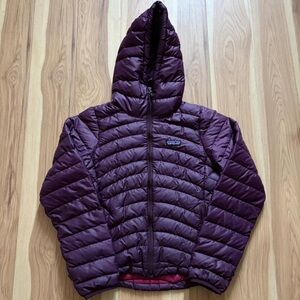 Patagonia Women's Puffer Jacket - Purple